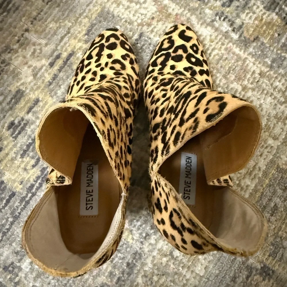 Steve Madden Rockstar Cow Hair Leopard animal print Booties Size 8